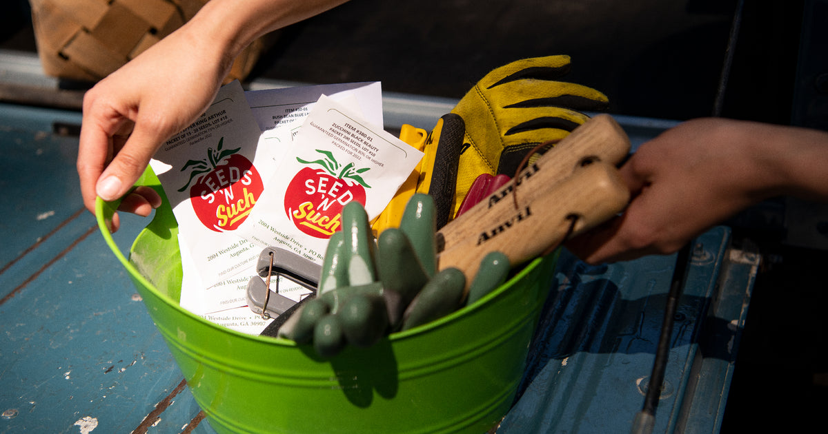 Treat the Gardener in Your Life with These 10 Amazing Christmas Gifts